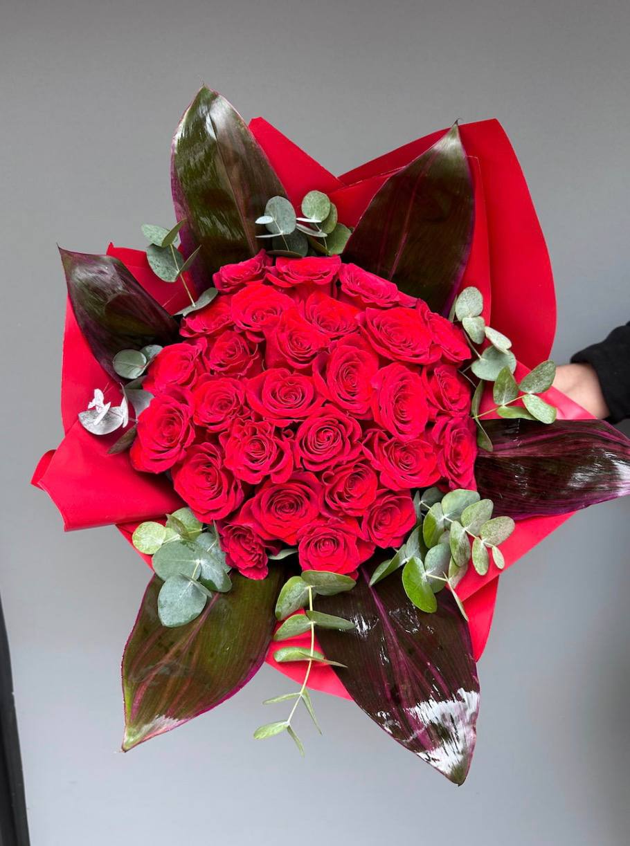Elegance 26 Adet Kırmızı Gül Buketi